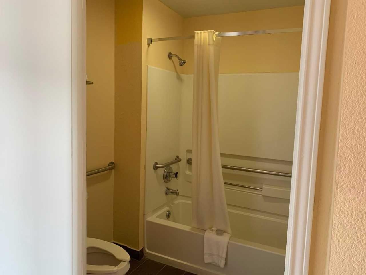 Key West Inn - Chatsworth Buitenkant foto